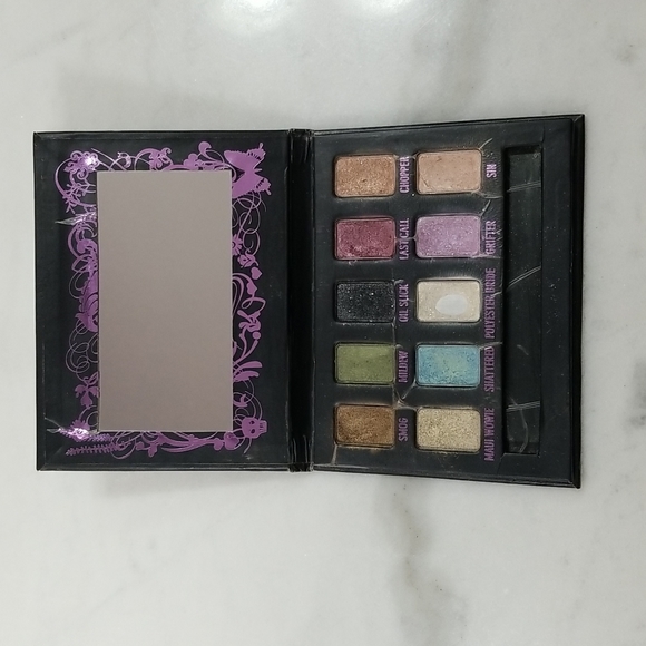 Urban Decay Eyeshadow Palette - Picture 2 of 7